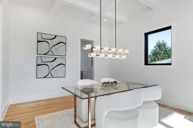 6818 BARRETT RD, Falls Church, VA 22042