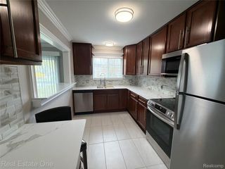 3551 W 14 Mile Road 3, Royal Oak, MI 48073