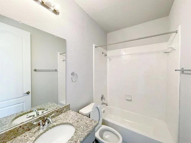 440 Round Lake Dr Drive, Rosenberg, TX 77469