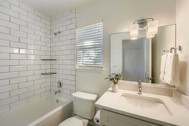 704 Valdez ST B, Austin, TX 78741