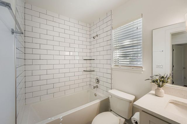 704 Valdez ST B, Austin, TX 78741