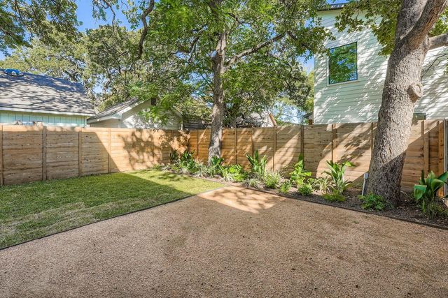 704 Valdez ST B, Austin, TX 78741