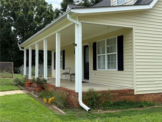 108 King Arthur Drive, King, NC 27021