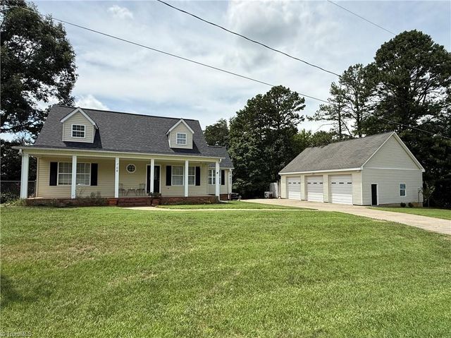 108 King Arthur Drive, King, NC 27021