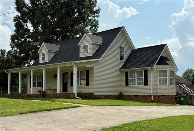 108 King Arthur Drive, King, NC 27021