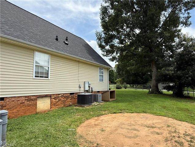 108 King Arthur Drive, King, NC 27021