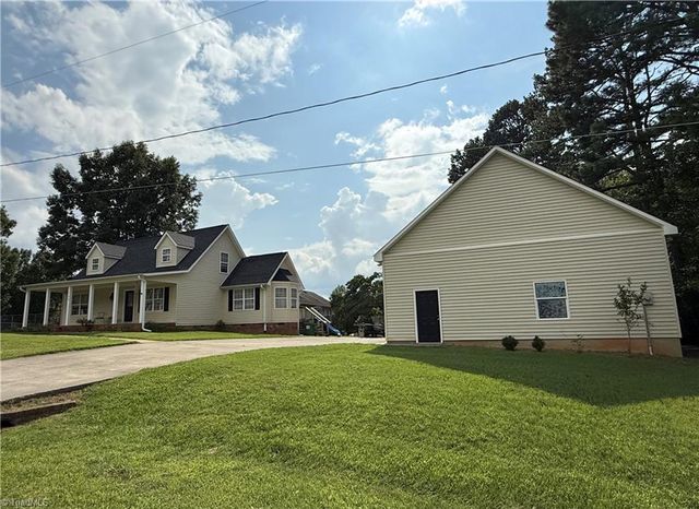 108 King Arthur Drive, King, NC 27021