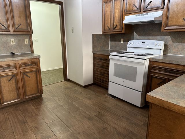 12814 E 37th Place, Tulsa, OK 74146