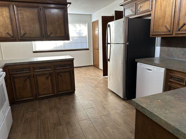 12814 E 37th Place, Tulsa, OK 74146