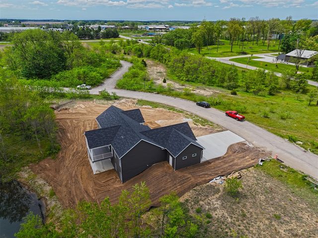 70055 Ashley Drive, Edwardsburg, MI 49112