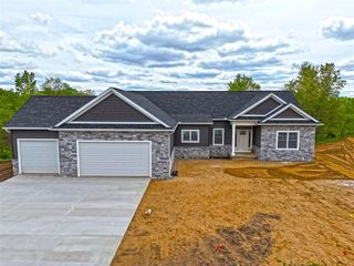 70055 Ashley Drive, Edwardsburg, MI 49112