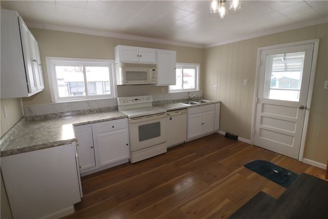 2245 Raymond Ave, Derry Twp, PA 15650