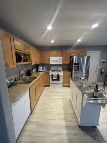 656 Roja Street, Oceanside, CA 92057