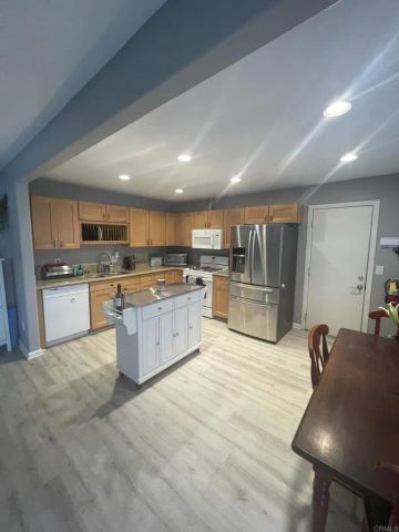 656 Roja Street, Oceanside, CA 92057