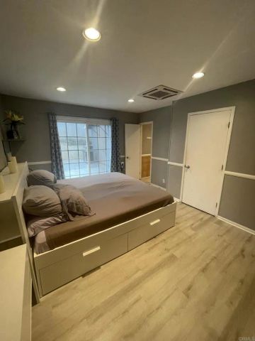 656 Roja Street, Oceanside, CA 92057