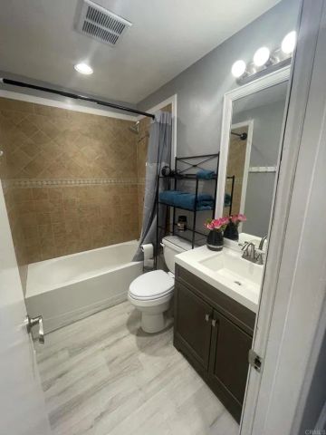 656 Roja Street, Oceanside, CA 92057
