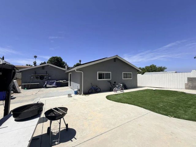 656 Roja Street, Oceanside, CA 92057