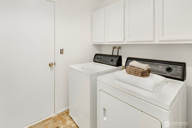 6833 207th Avenue NE, Redmond, WA 98052