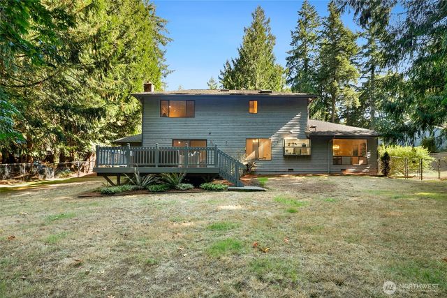6833 207th Avenue NE, Redmond, WA 98052