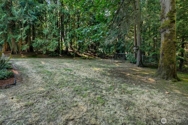 6833 207th Avenue NE, Redmond, WA 98052