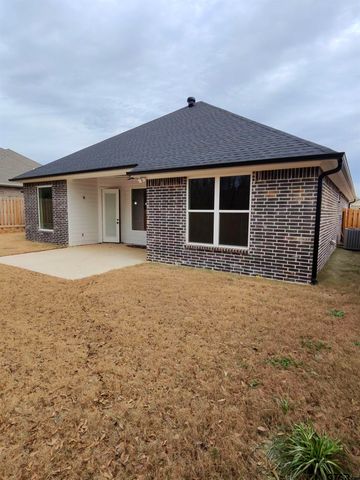 904 Alex Dr, Whitehouse, TX 75791