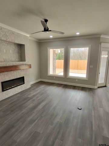 904 Alex Dr, Whitehouse, TX 75791