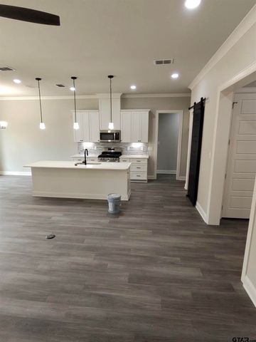 904 Alex Dr, Whitehouse, TX 75791