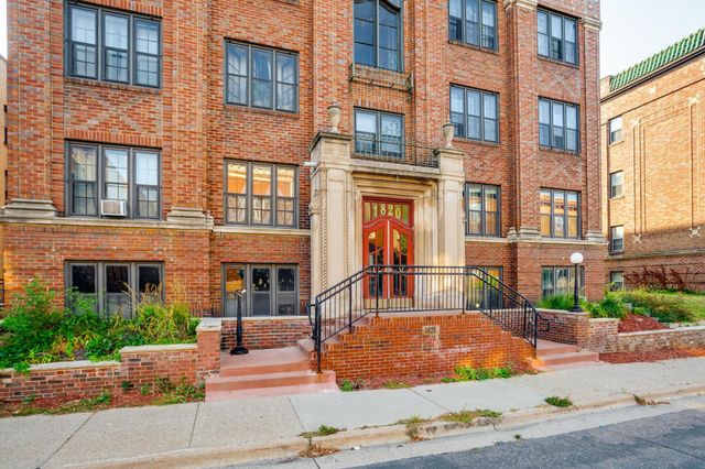 1820 1st Avenue S 107, Minneapolis, MN 55403