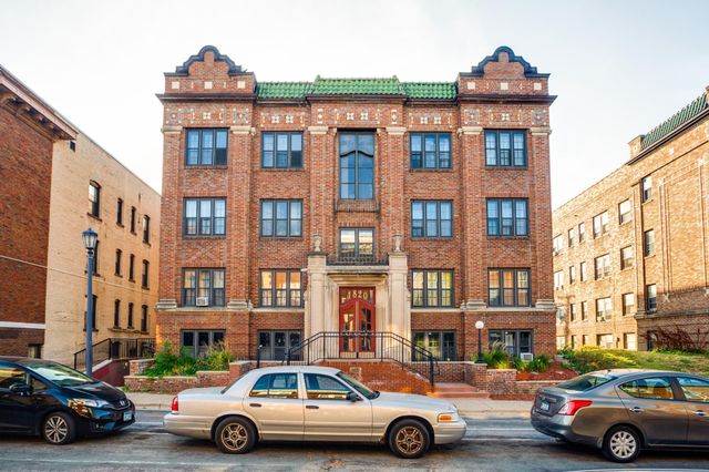 1820 1st Avenue S 107, Minneapolis, MN 55403