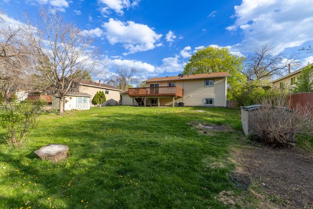 8016 81st Avenue N, Brooklyn Park, MN 55445