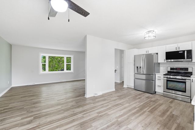 8016 81st Avenue N, Brooklyn Park, MN 55445