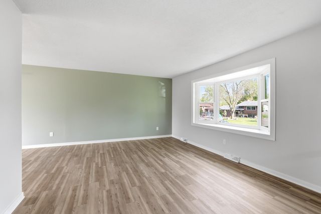 8016 81st Avenue N, Brooklyn Park, MN 55445