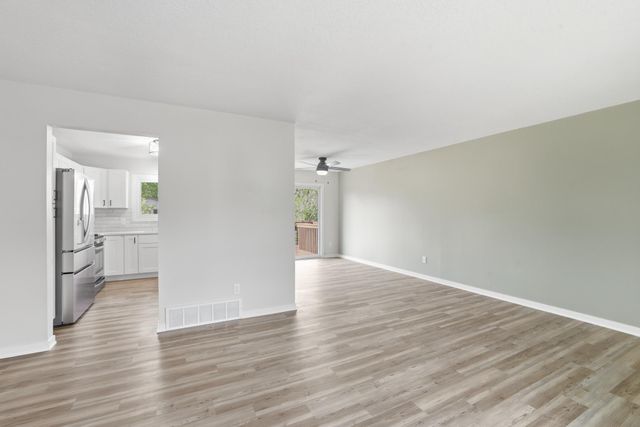 8016 81st Avenue N, Brooklyn Park, MN 55445