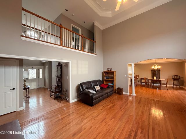 615 Ashbourne Dr, Shelbyville, KY 40065