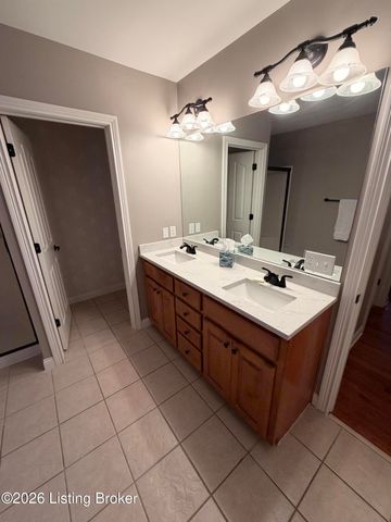 615 Ashbourne Dr, Shelbyville, KY 40065