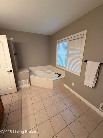 615 Ashbourne Dr, Shelbyville, KY 40065