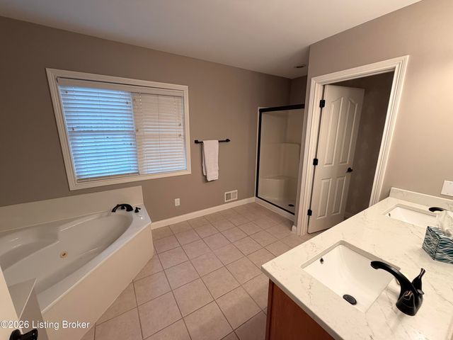 615 Ashbourne Dr, Shelbyville, KY 40065