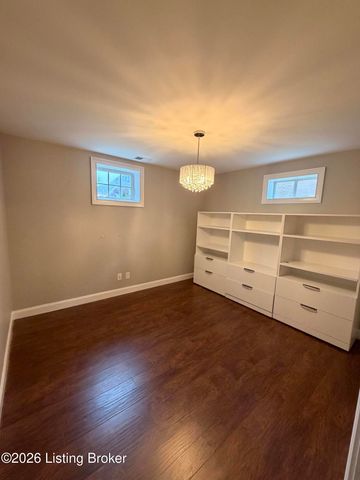 615 Ashbourne Dr, Shelbyville, KY 40065