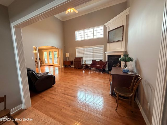 615 Ashbourne Dr, Shelbyville, KY 40065