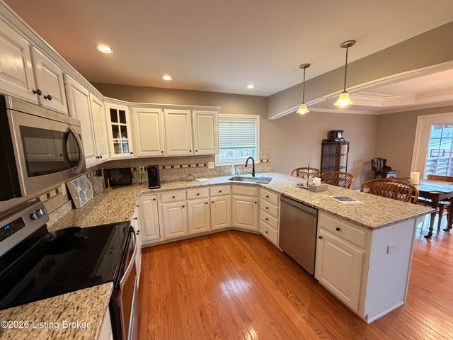 615 Ashbourne Dr, Shelbyville, KY 40065