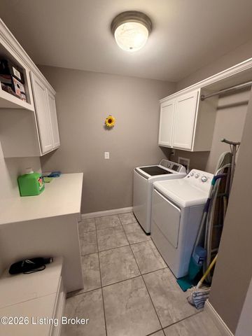 615 Ashbourne Dr, Shelbyville, KY 40065