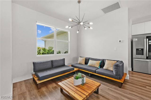 2016 NW 1st AVE, Cape Coral, FL 33993