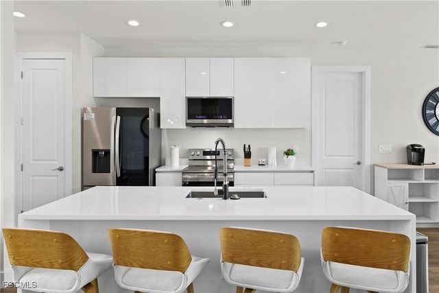 2016 NW 1st AVE, Cape Coral, FL 33993