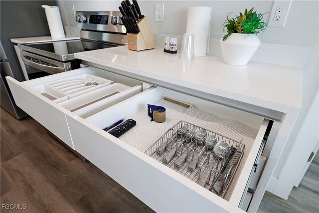 2016 NW 1st AVE, Cape Coral, FL 33993