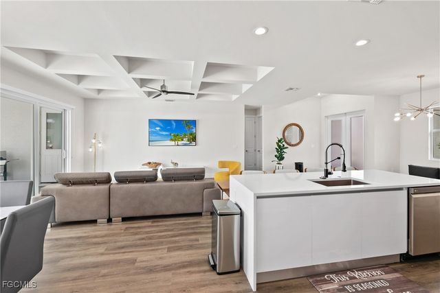 2016 NW 1st AVE, Cape Coral, FL 33993