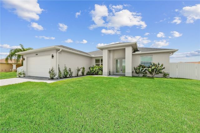 2016 NW 1st AVE, Cape Coral, FL 33993