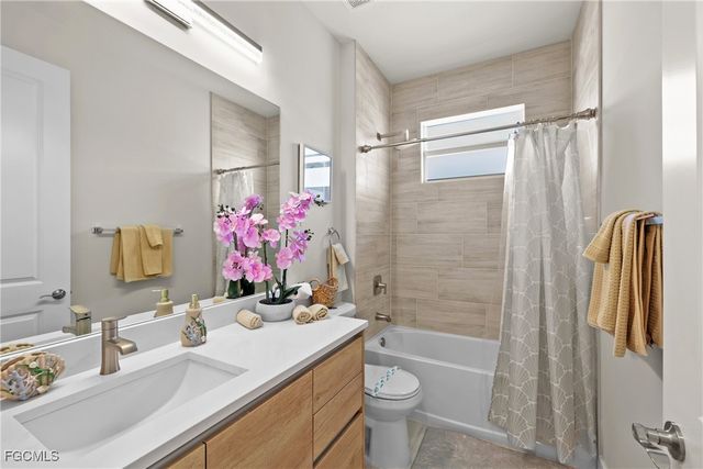 2016 NW 1st AVE, Cape Coral, FL 33993