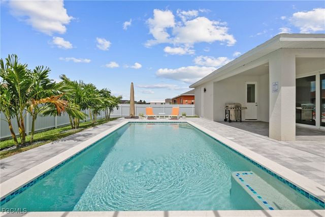 2016 NW 1st AVE, Cape Coral, FL 33993