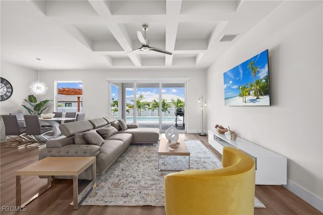 2016 NW 1st AVE, Cape Coral, FL 33993