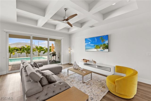 2016 NW 1st AVE, Cape Coral, FL 33993